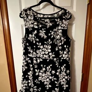 Candalite Midi Dress - Size XL - Black with Black Lace Overlay White floral pat